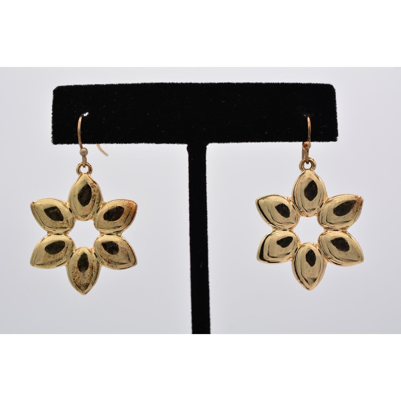 Liz Claiborne Vintage Dangle Earrings Flower Gold Tone Shiny 1990s Binu 13$
